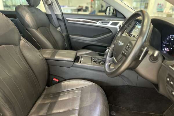 2016 Hyundai Genesis  DH