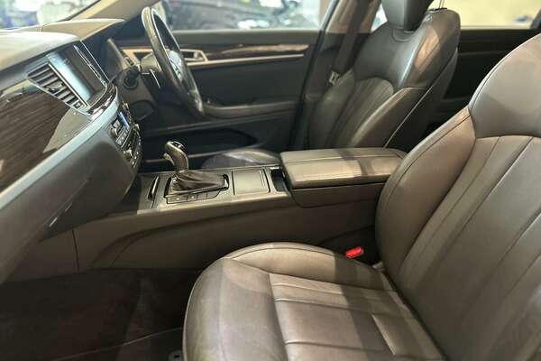 2016 Hyundai Genesis  DH