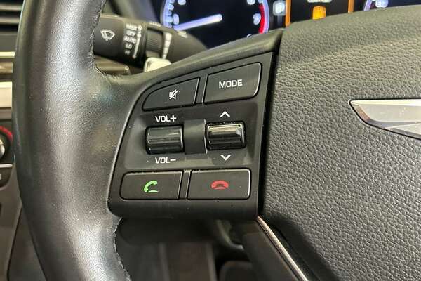 2016 Hyundai Genesis  DH