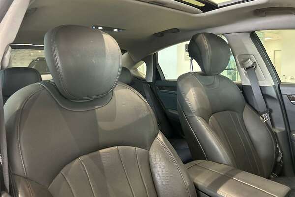 2016 Hyundai Genesis  DH