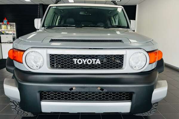 2014 Toyota FJ Cruiser  GSJ15R