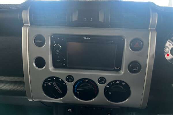 2014 Toyota FJ Cruiser  GSJ15R
