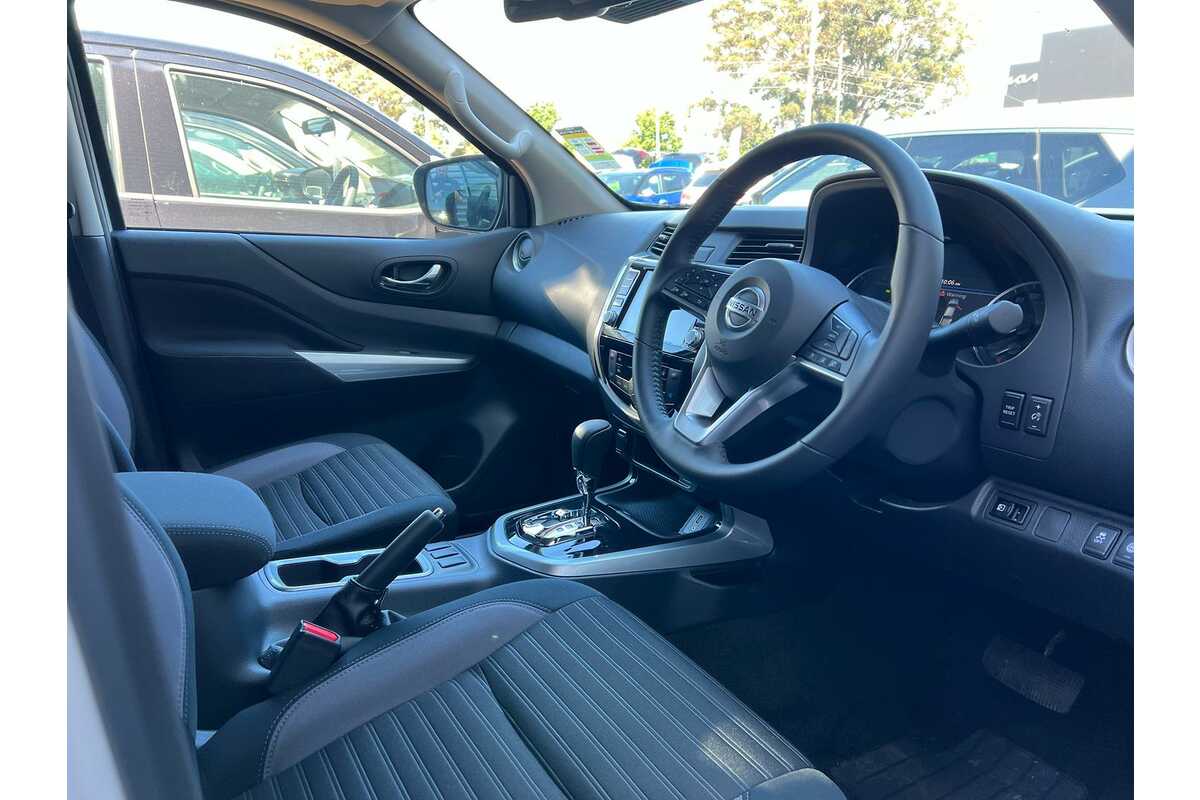 2023 Nissan Navara ST-X D23