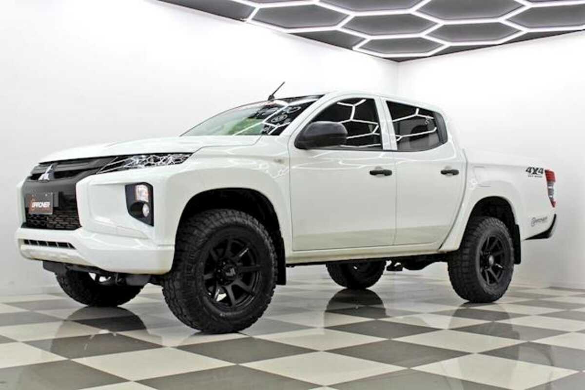 2020 Mitsubishi Triton GLX MR
