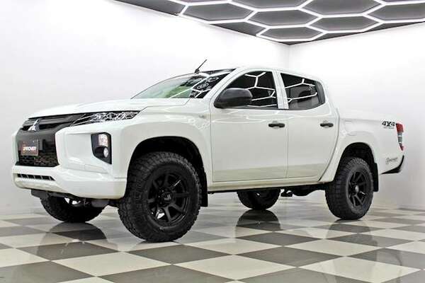2020 Mitsubishi Triton GLX MR