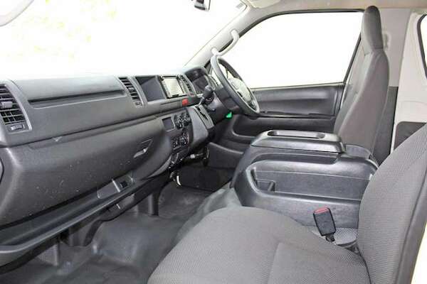 2019 Toyota Hiace Commuter TRH223R