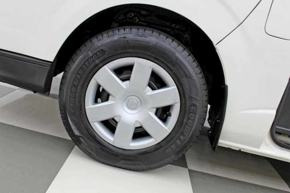 2018 Toyota HIACE COMMUTER KDH223R