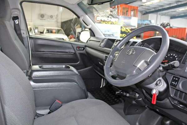 2018 Toyota HIACE COMMUTER KDH223R