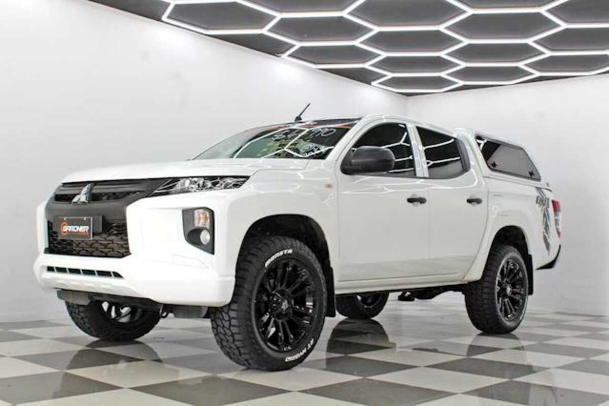 2020 Mitsubishi Triton GLX MR