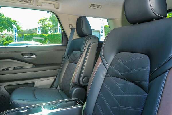 2023 Nissan Pathfinder Ti-L R53