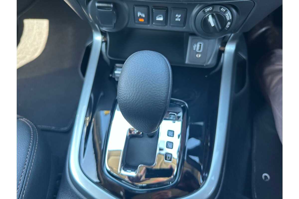2023 Nissan Navara ST-X D23