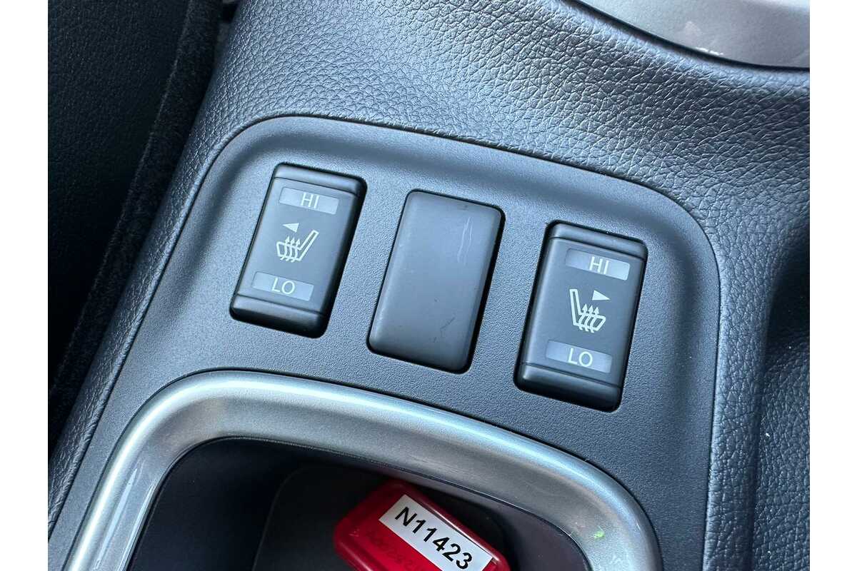 2023 Nissan Navara ST-X D23