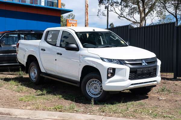 2023 Mitsubishi Triton GLX MR