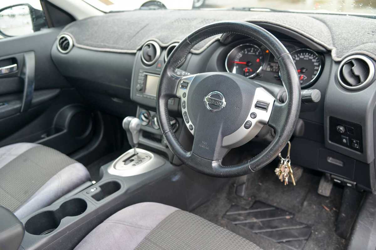 2013 Nissan Dualis ST J10 Series 4