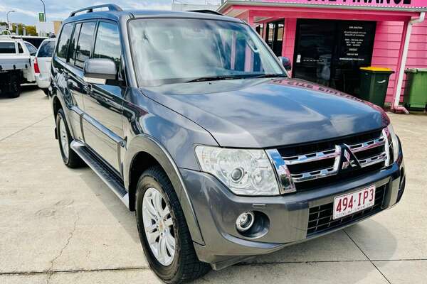 2013 Mitsubishi Pajero VR-X NW