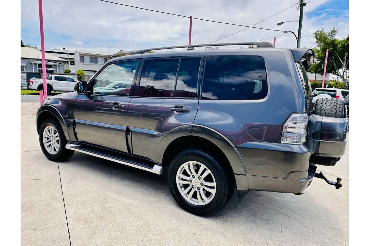 2013 Mitsubishi Pajero VR-X NW