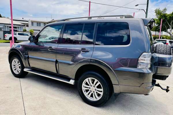 2013 Mitsubishi Pajero VR-X NW