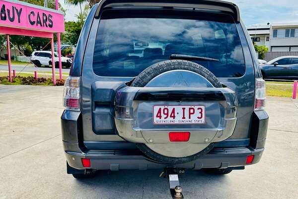 2013 Mitsubishi Pajero VR-X NW