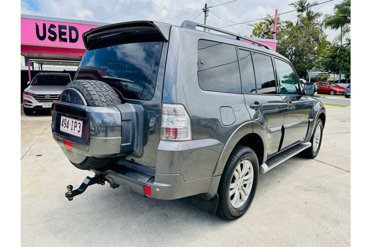2013 Mitsubishi Pajero VR-X NW