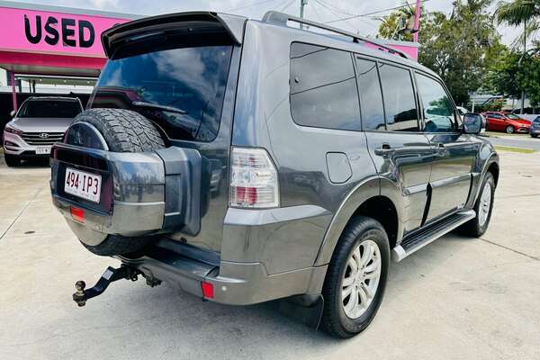 2013 Mitsubishi Pajero VR-X NW