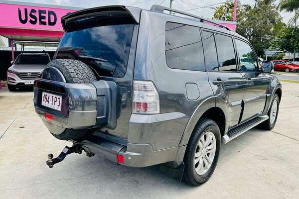 2013 Mitsubishi Pajero VR-X NW