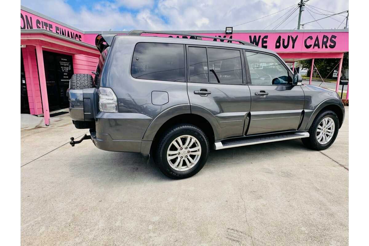 2013 Mitsubishi Pajero VR-X NW