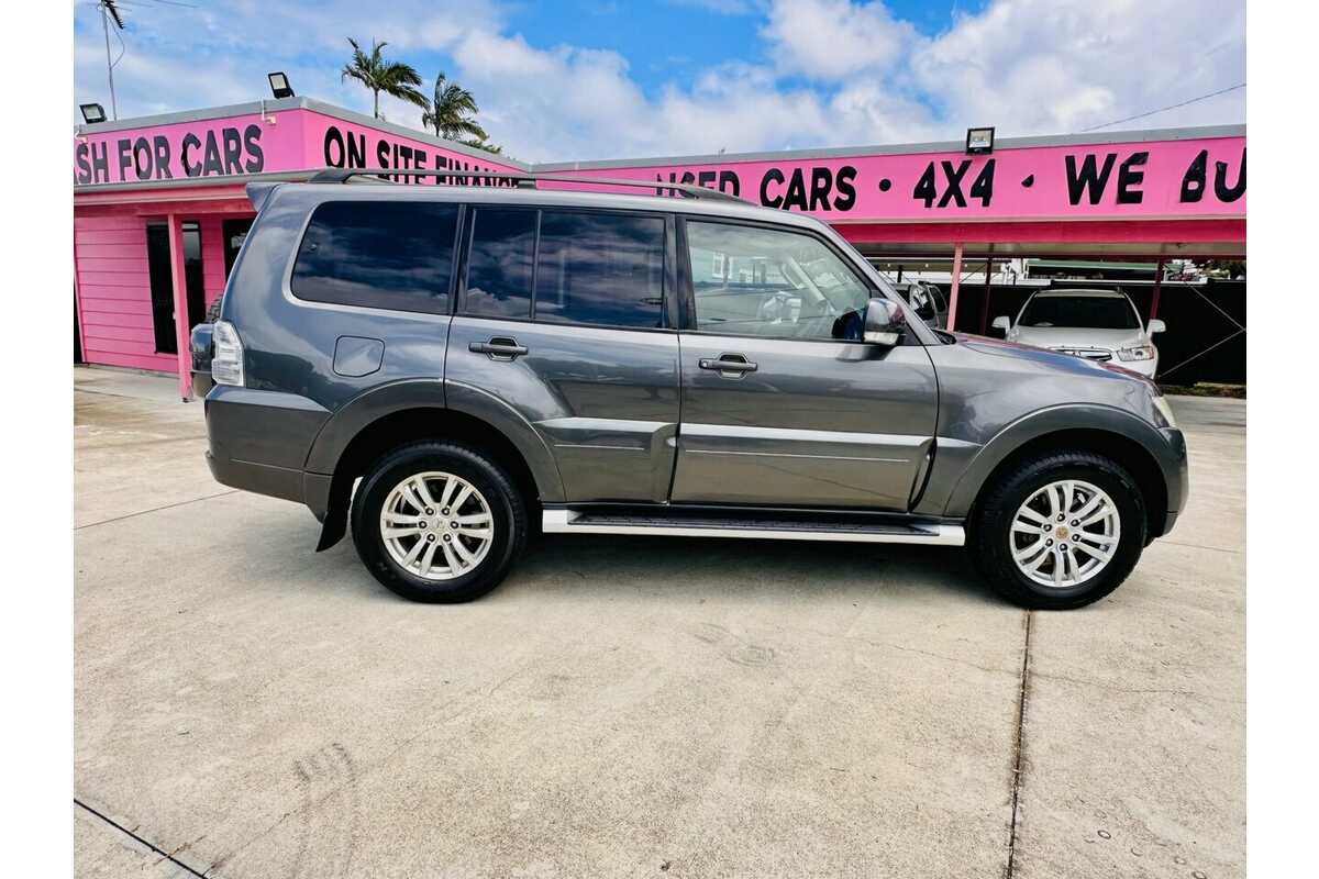 2013 Mitsubishi Pajero VR-X NW