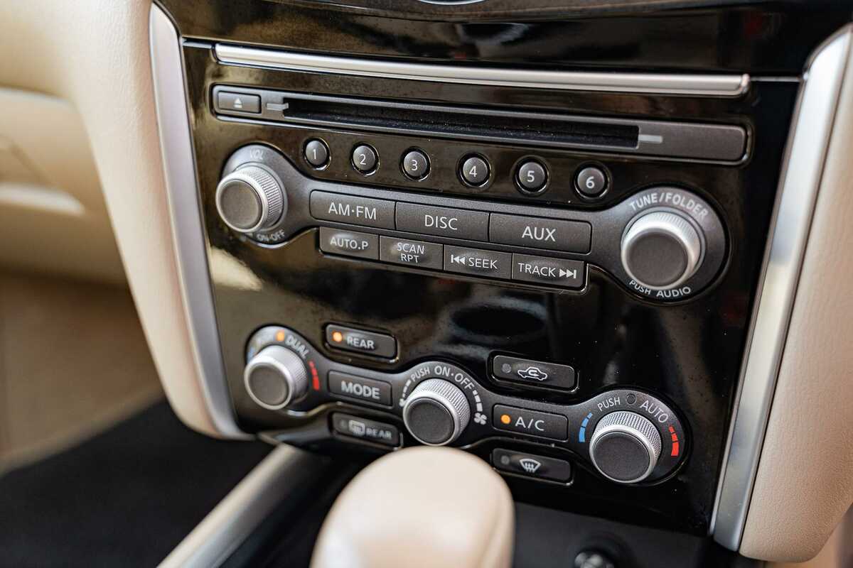 2014 Nissan Pathfinder ST-L R52