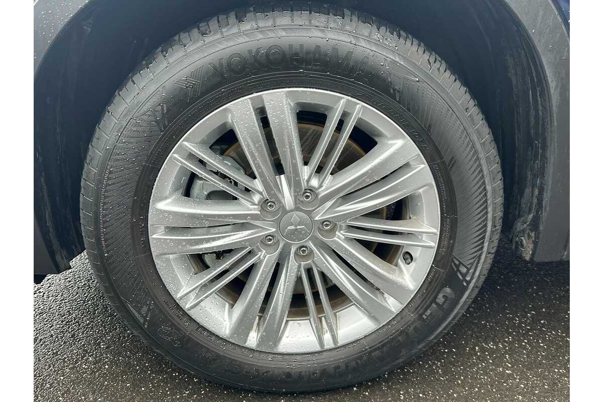 2023 Mitsubishi Outlander ES ZM