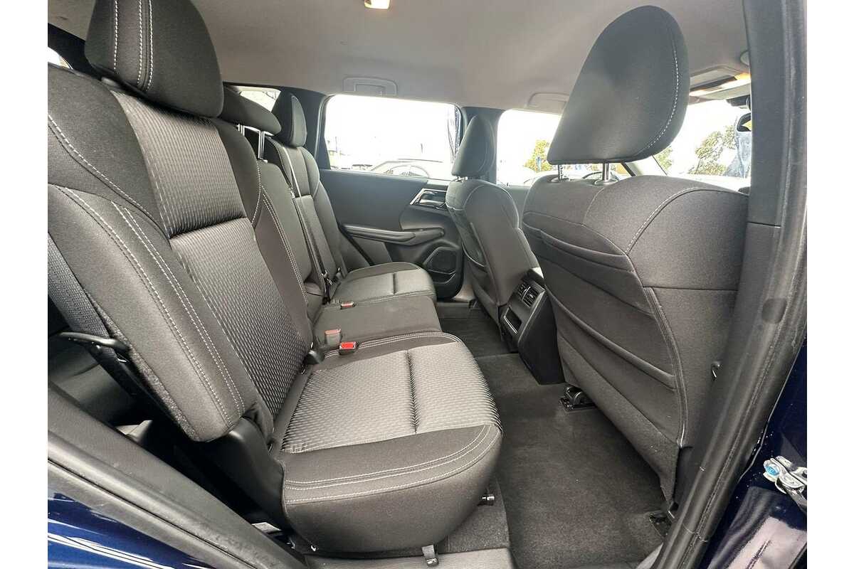 2023 Mitsubishi Outlander ES ZM