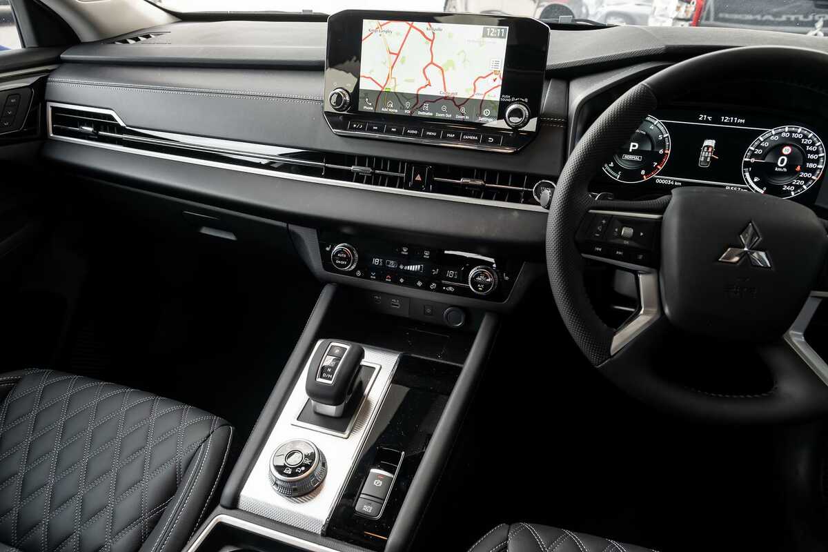 2023 Mitsubishi Outlander Exceed ZM
