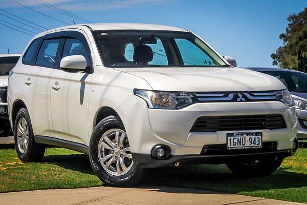 2013 Mitsubishi Outlander ES ZJ