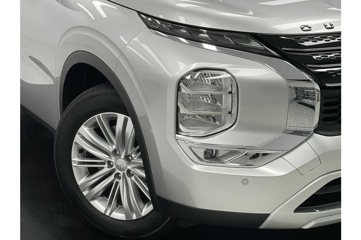 2022 Mitsubishi Outlander LS ZM