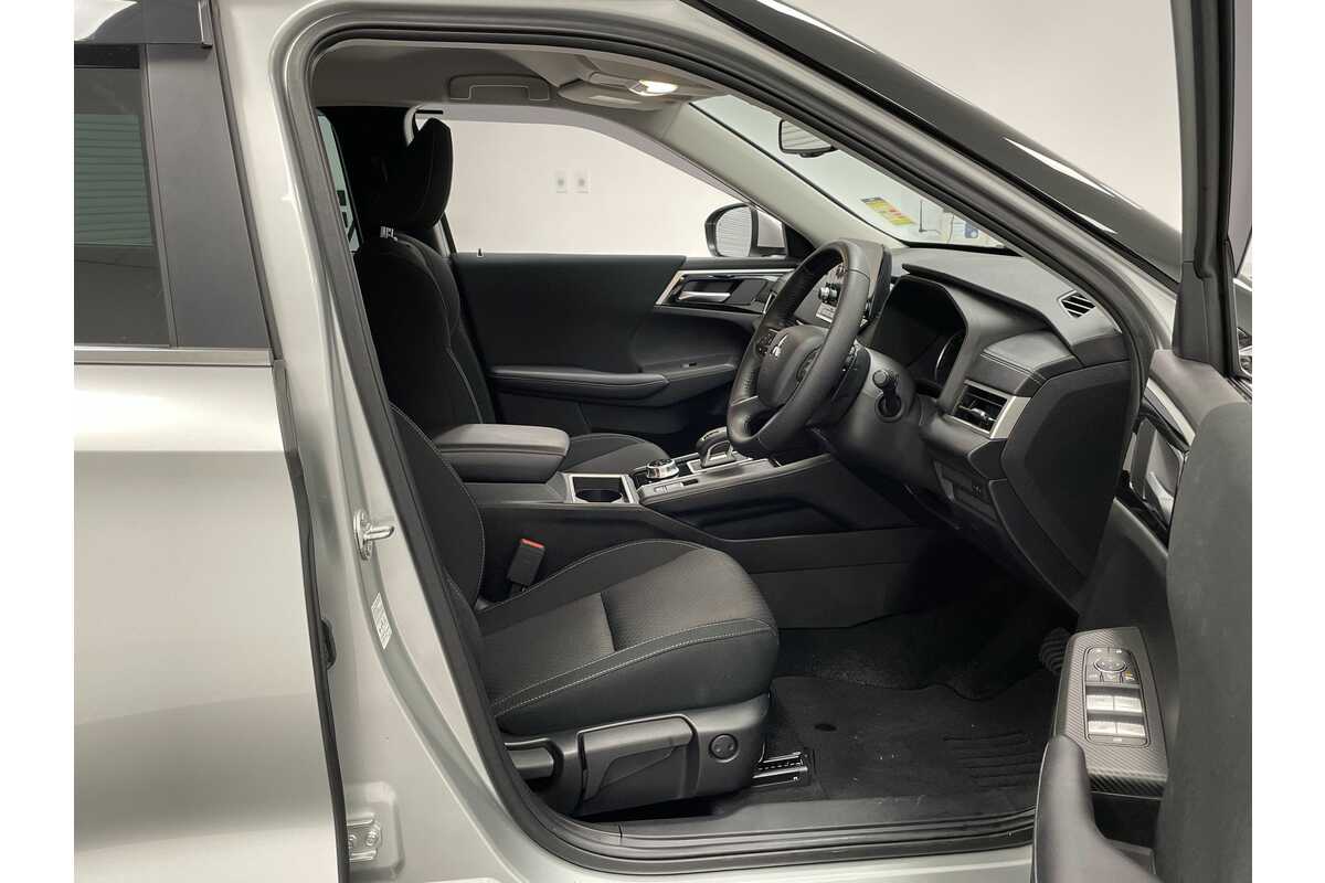 2022 Mitsubishi Outlander LS ZM