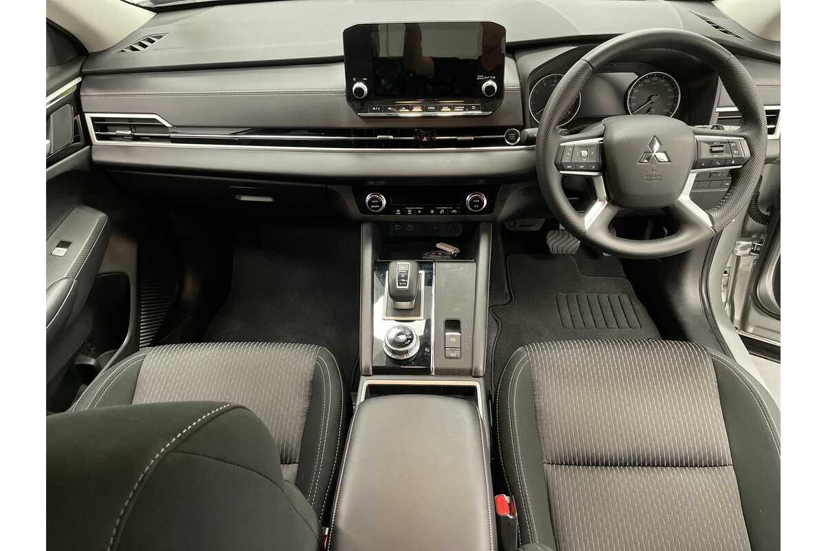 2022 Mitsubishi Outlander LS ZM