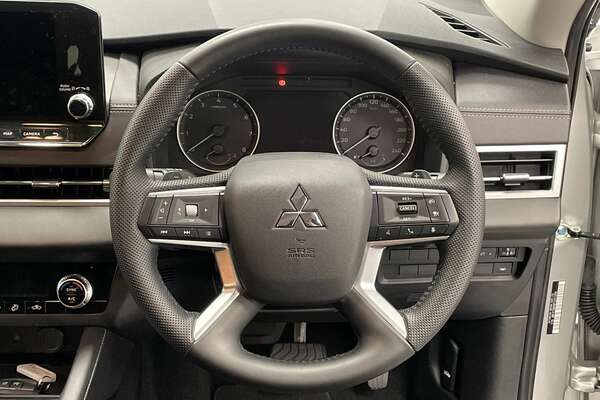 2022 Mitsubishi Outlander LS ZM
