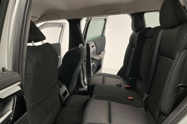 2022 Mitsubishi Outlander LS ZM