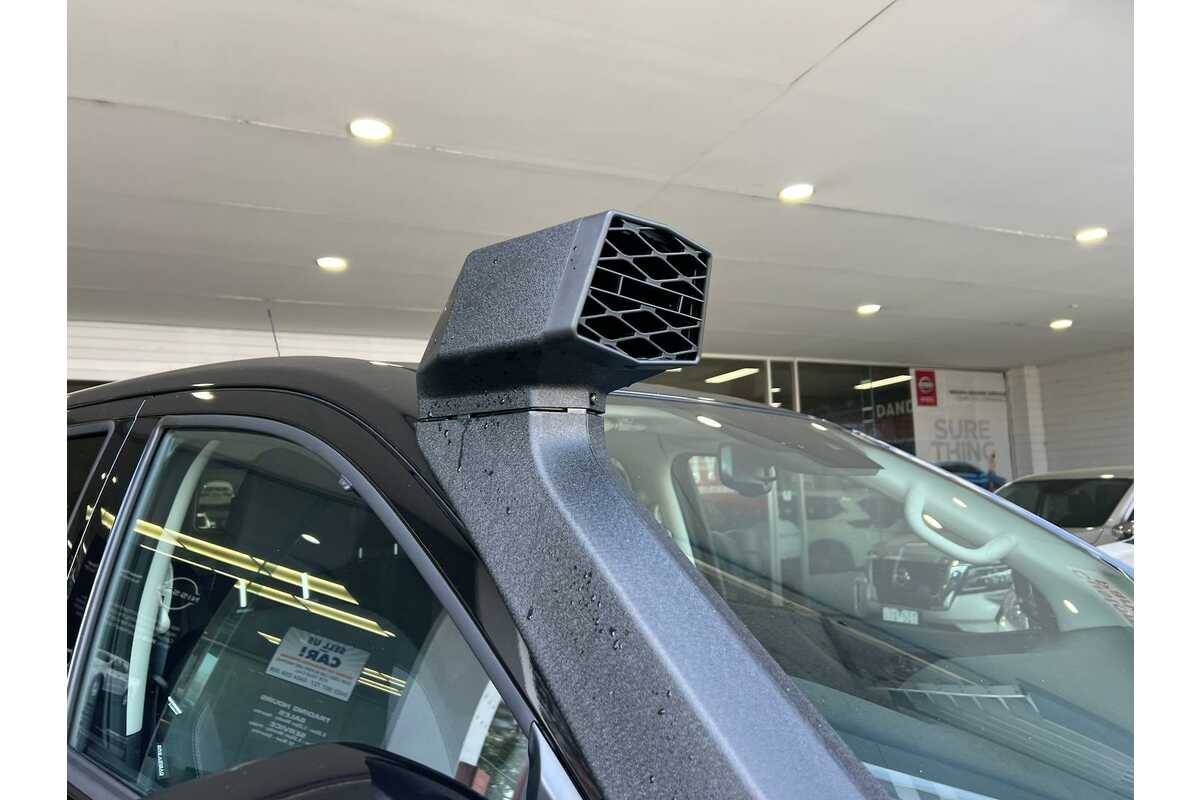 2023 Nissan Navara ST D23