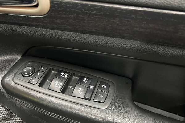 2013 Jeep Grand Cherokee Laredo WK MY2014