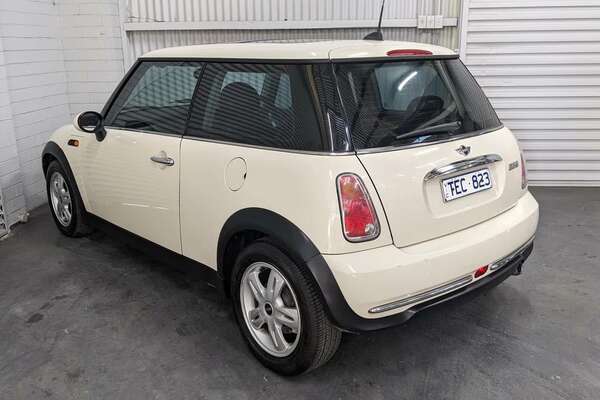 2004 MINI Hatch Cooper R50 MY03