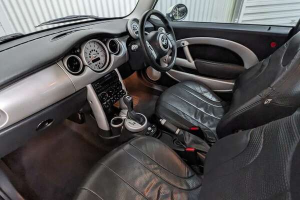 2004 MINI Hatch Cooper R50 MY03