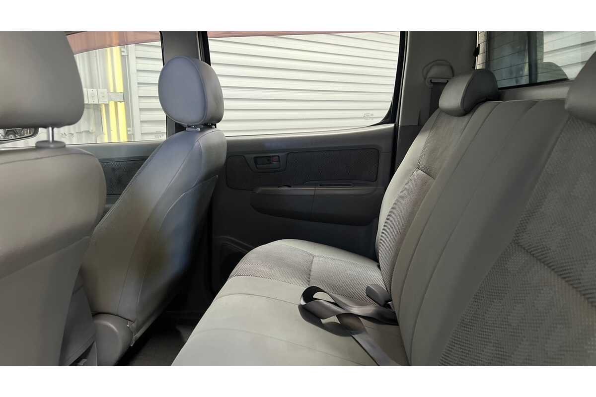 2005 Toyota Hilux SR5 KUN26R MY05