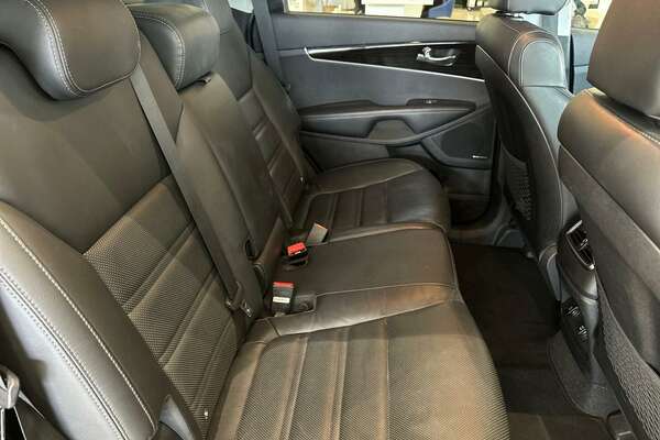 2019 Kia Sorento SLi UM