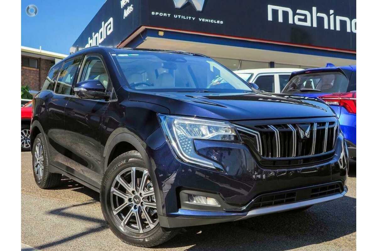 2023 Mahindra XUV700 AX7L