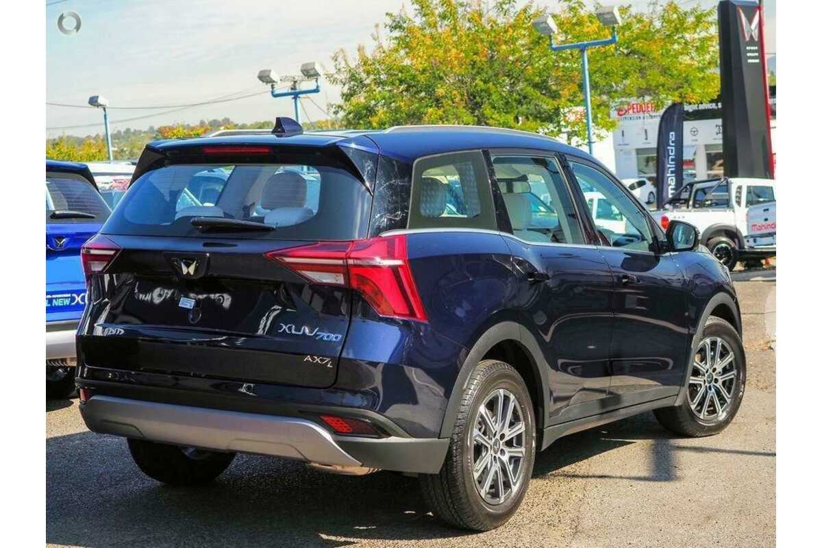 2023 Mahindra XUV700 AX7L