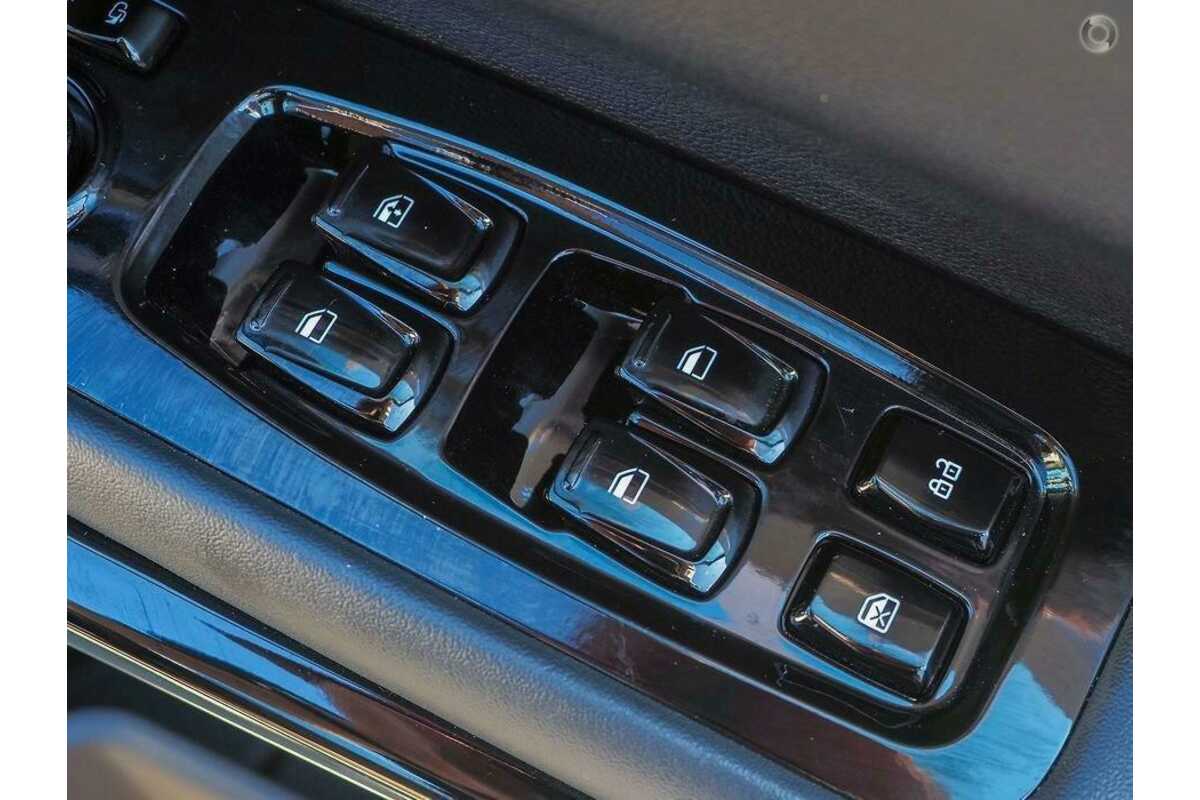 2023 Mahindra XUV700 AX7L