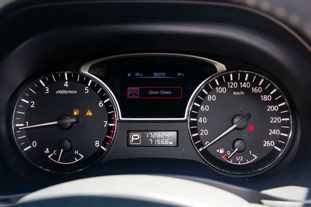 2015 Nissan Pathfinder ST R52