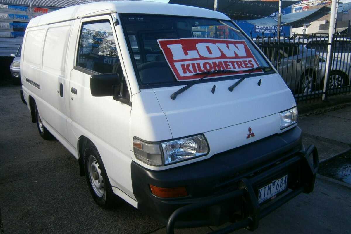 2010 mitsubishi express clearance