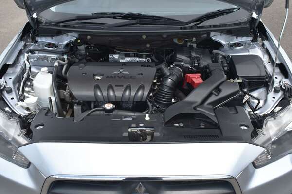 2014 Mitsubishi Lancer ES Sport CJ