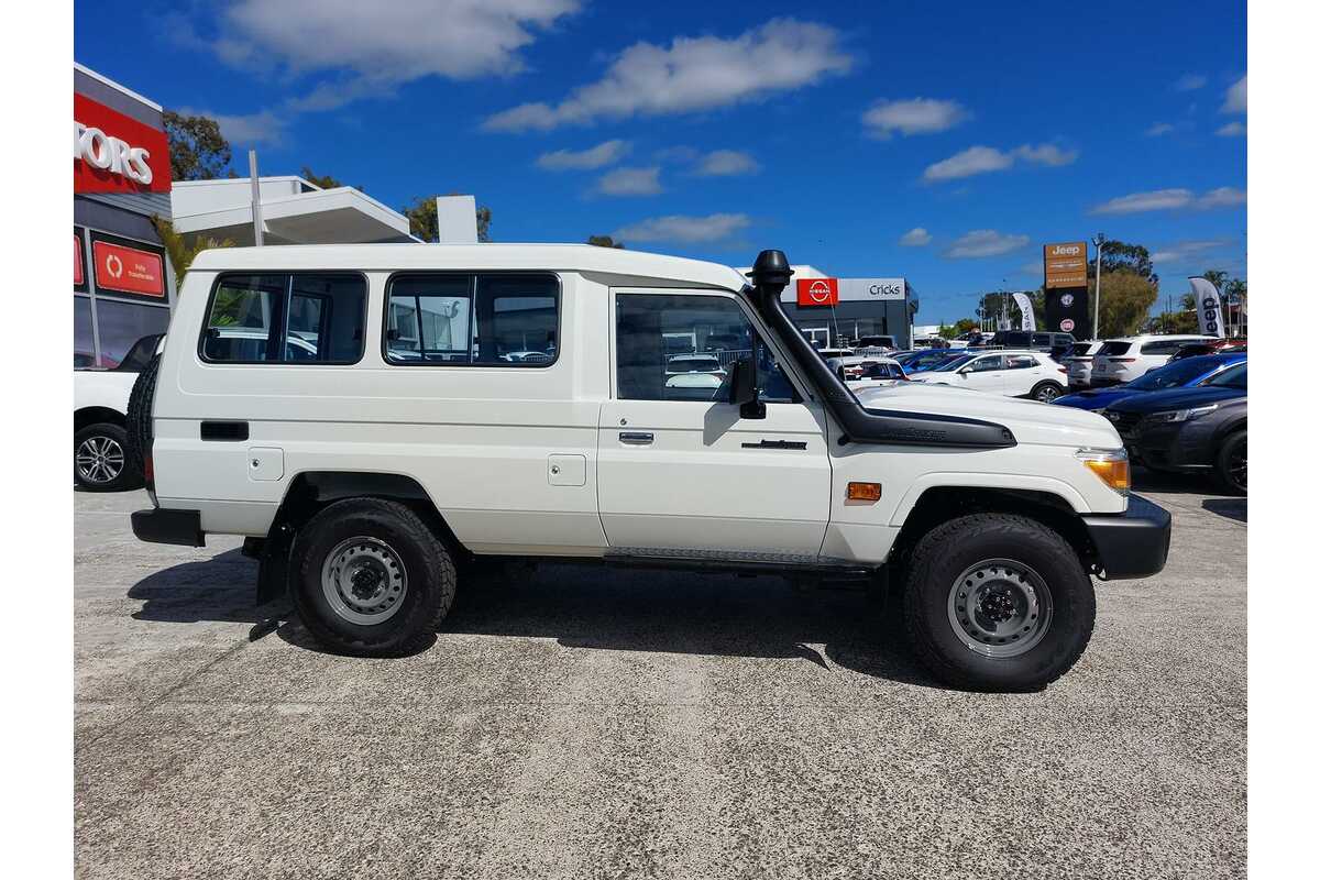 Sold Toyota Landcruiser Workmate Troopcarrier Used Suv